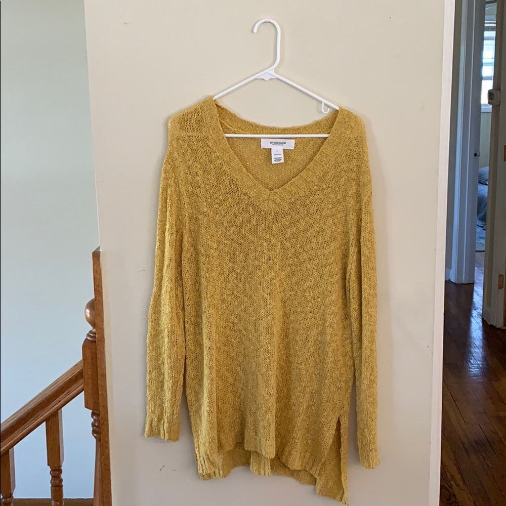 V-neck sweater - yellow
